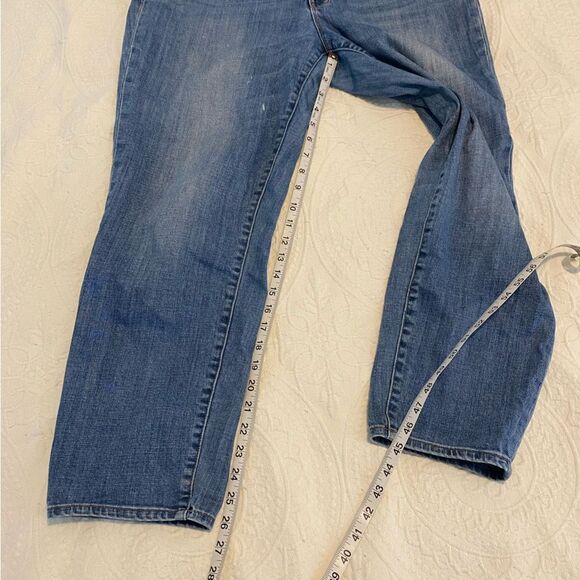 Talbots Flawless Five Pocket size 12 Boyfriend Medium Wash Jeans - Picture 9 of 9